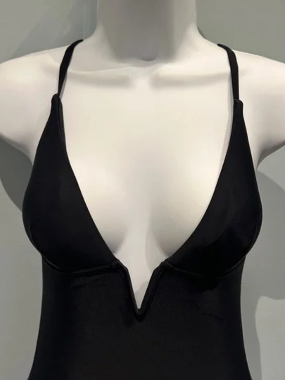 Cupshe Elegant Black Plunge V Crossback Onepiece Bathing Suit Black XS New - Picture 6 of 12